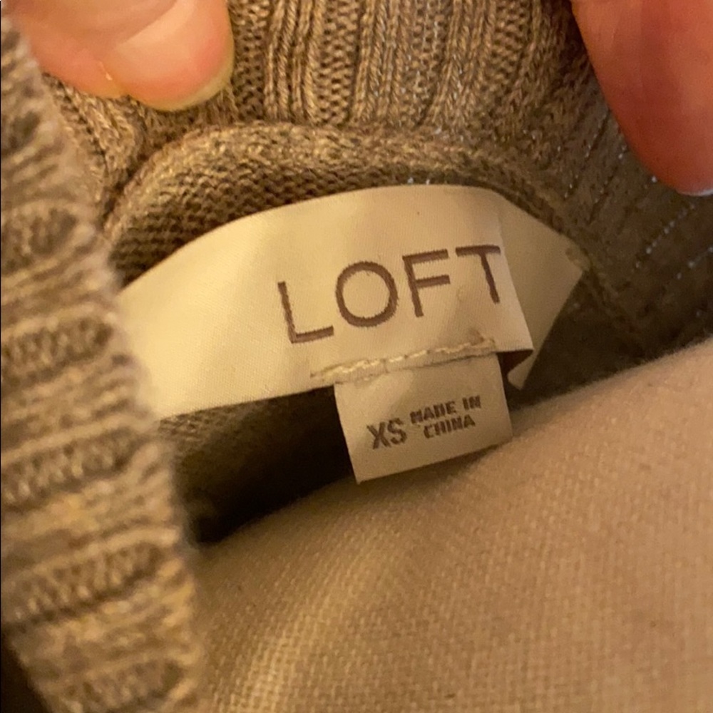 LOFT Sweater - Picture 2 of 3